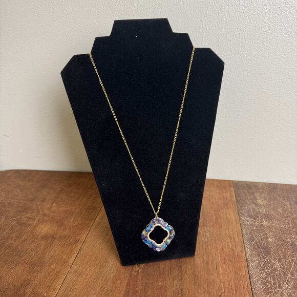Blue Resin Gold Tone Large Pendant Chain Necklace 23 inch magnetic Closure - Picture 1 of 7